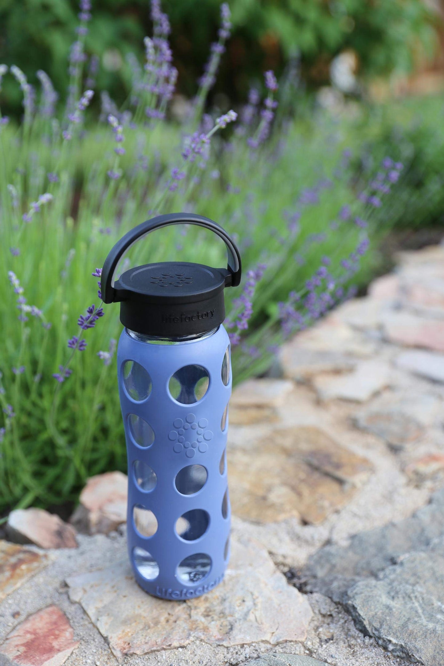 Lifefactory 22 oz Glass Water Bottle with Classic Chug Cap, Aqua Teal